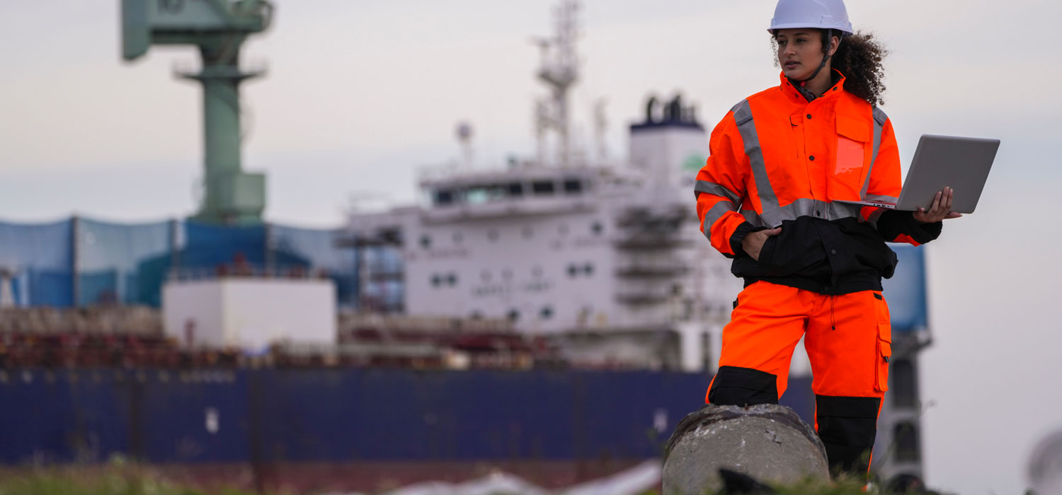 Pantaloni da lavoro da donna: quali modelli garantiscono comfort e protezione